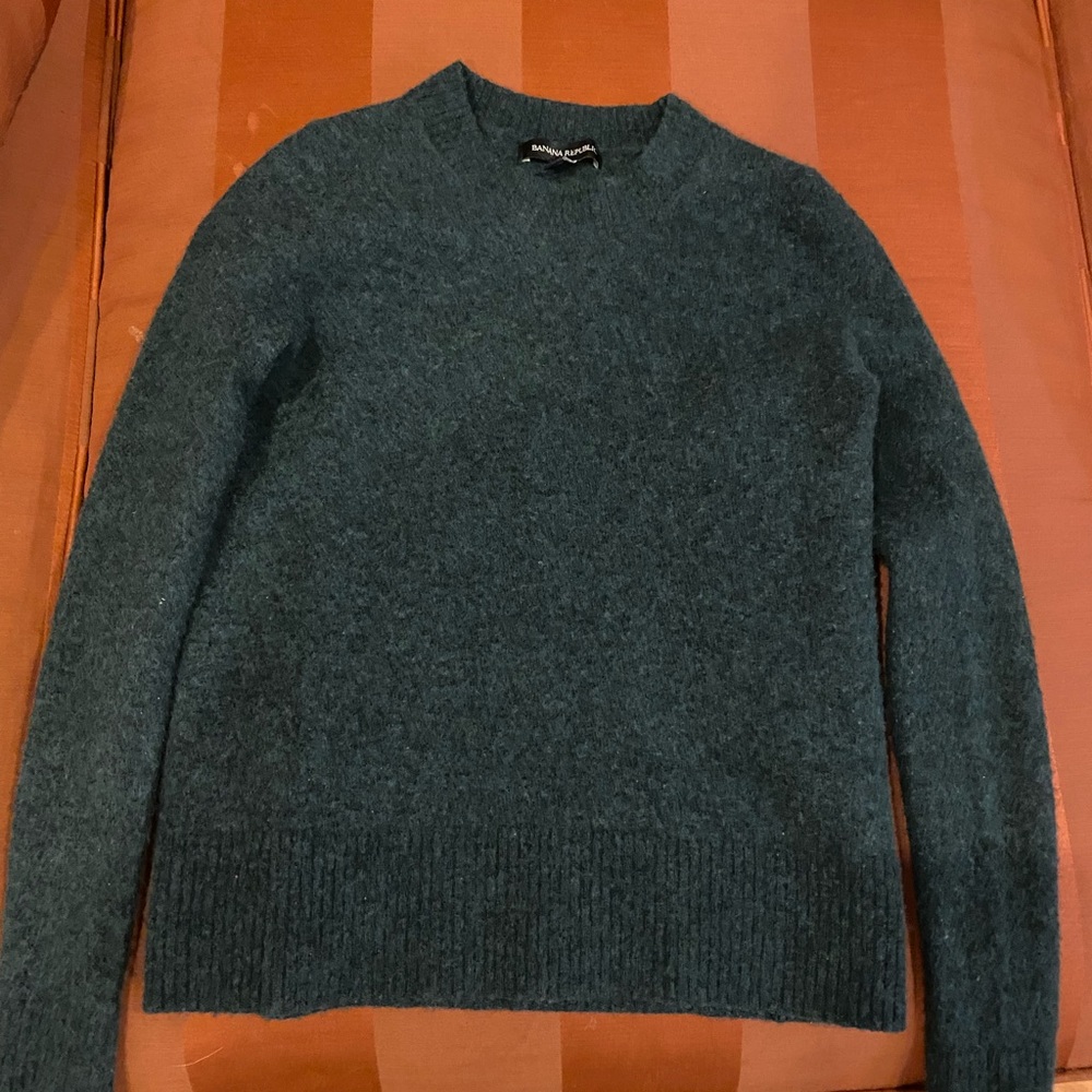 Color: Dark Green  Brand: Banana Republic wool